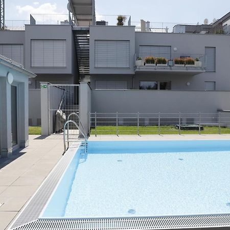 Yellow Flower Apartment With Pool - 5 Min To Lake Vienna Esterno foto