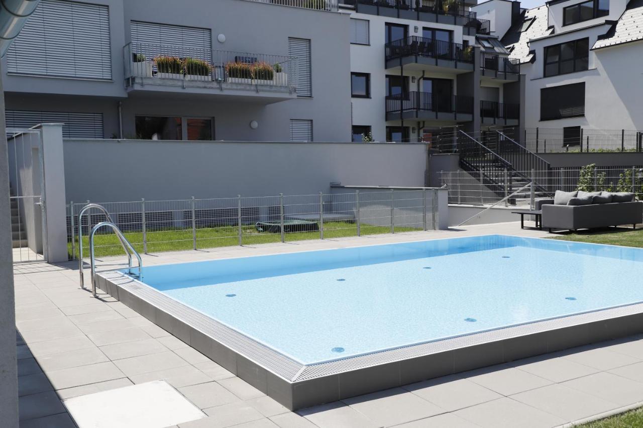 Yellow Flower Apartment With Pool - 5 Min To Lake Vienna Esterno foto