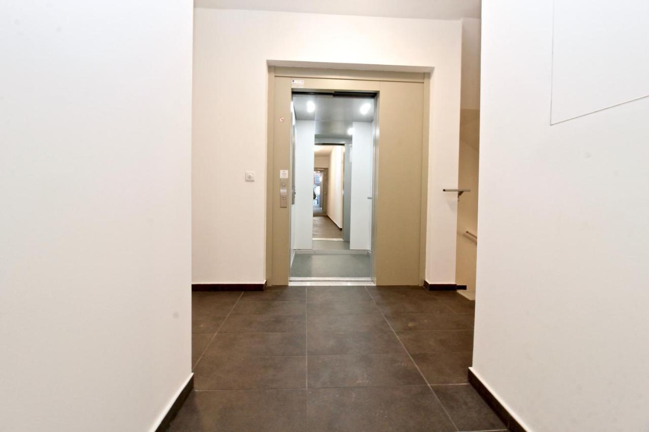 Yellow Flower Apartment With Pool - 5 Min To Lake Vienna Esterno foto