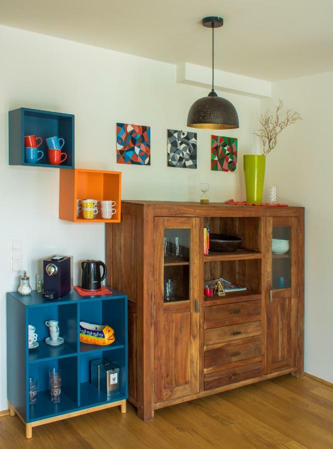 Yellow Flower Apartment With Pool - 5 Min To Lake Vienna Esterno foto