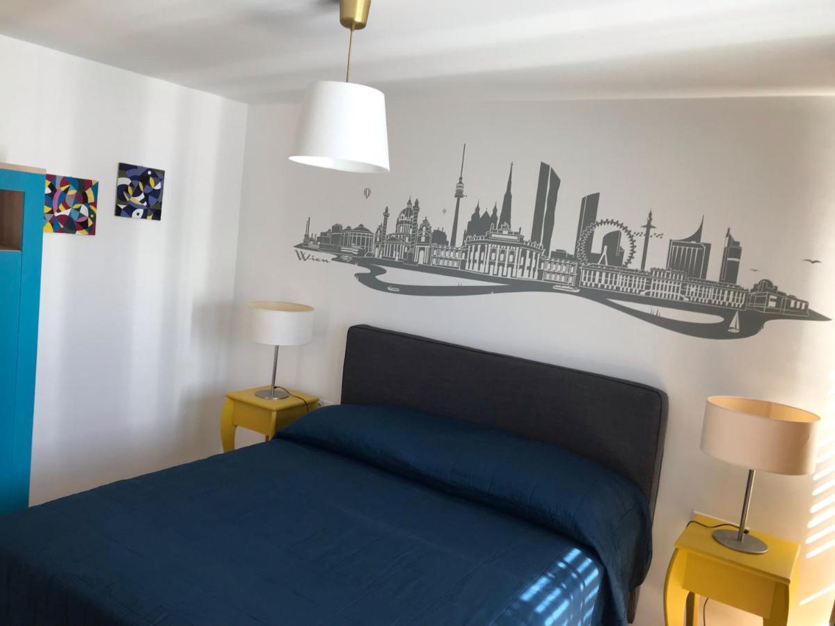 Yellow Flower Apartment With Pool - 5 Min To Lake Vienna Esterno foto