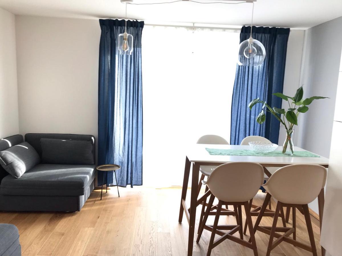 Yellow Flower Apartment With Pool - 5 Min To Lake Vienna Esterno foto